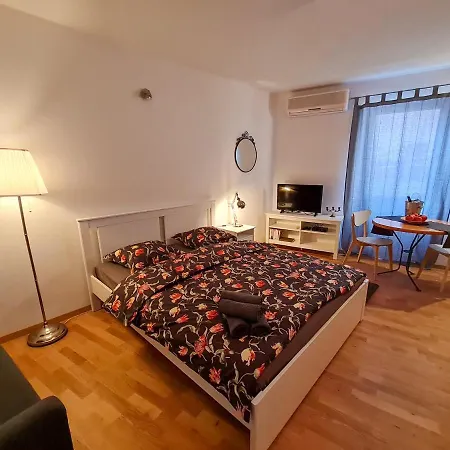 Apartment Old Town *