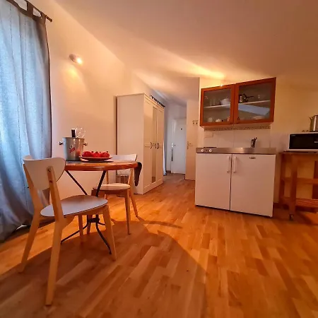 Old Town Apartments *